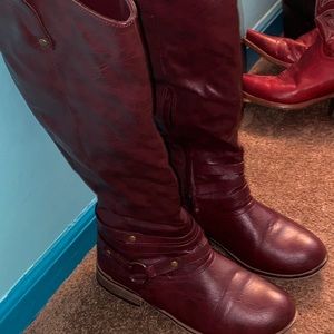 Detailed TC 7.5 dark red maroon zipper boots